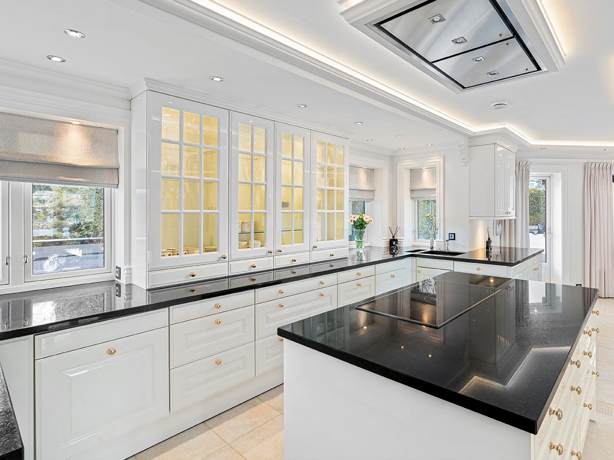 nv391-black-quartz-kitchen-countertop