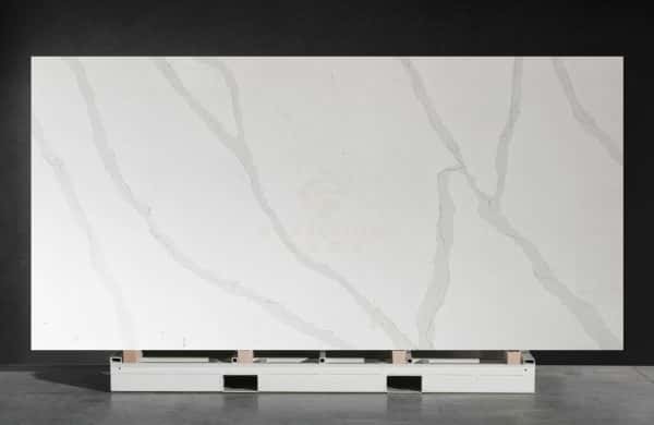 NV838 Personalized Pattern Heat-resistant Calcutta Luxury Quartz Stone Slab