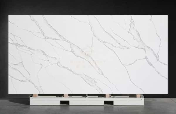 NV868 Custom Cut to Size Easy to Clean Calacatta Quartz Stone Table Top Slab