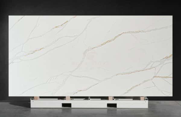 NV883 Gold Bold Vein Calacatta White Quartz Slab Wholesale Price Hospitality Project Restaurant