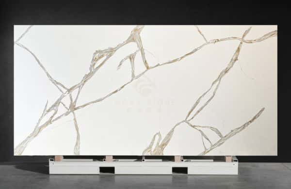NV895 Good Stone Polish Remodeling Project Calacatta Gold Quartz Slabs for Kitchen Countertop