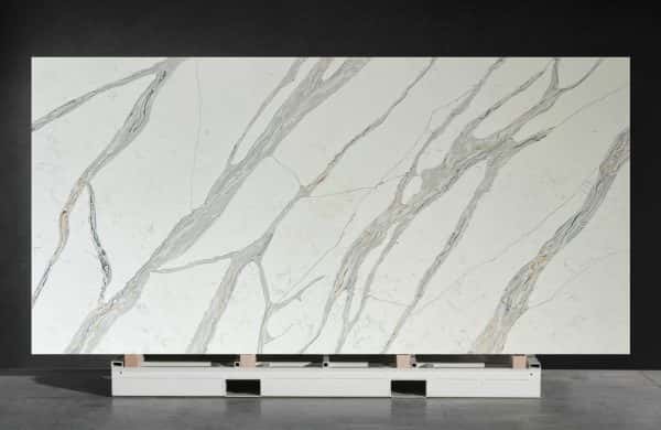 NV901 High Quality Manufacturing Multi Colour Contrasting Calacatta White Quartz Stone Slab