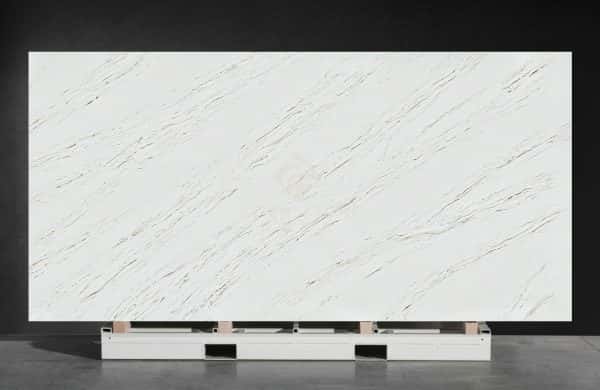 NV904 Stain Resistance Jumbo Size Quartz Slab Cararra White Printed Light Gold Line