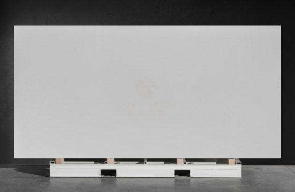 NV738 Carrara White Light Tiny Veins Floral Hotel Project Waterproof Quartz Stone Slab