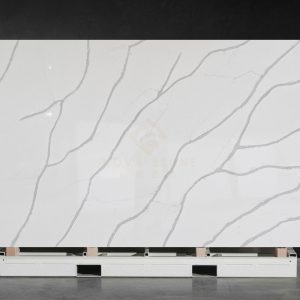 NV833 Quartz Slab Popular Calacatta Vein Artificial Quartz Stone Slab Vietnam Factory in Stock