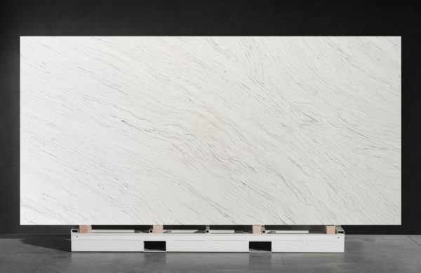 NV1026 Heat Resistant Wood Grain Jumbo Quartz Stone Slab for Kitchen Island Countertop